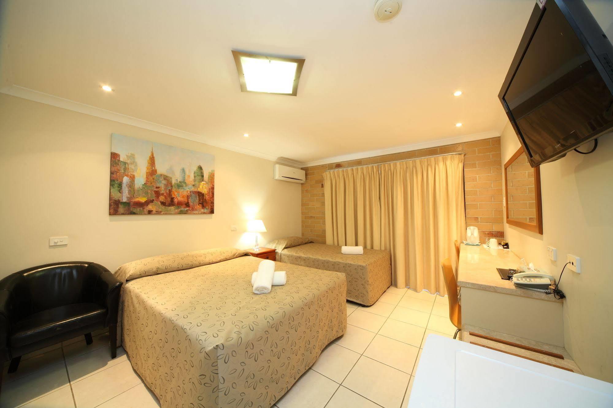 Emerald Central Palms Motel Extérieur photo